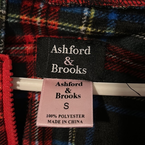 XMAS ONESIE - Picture 3 of 4